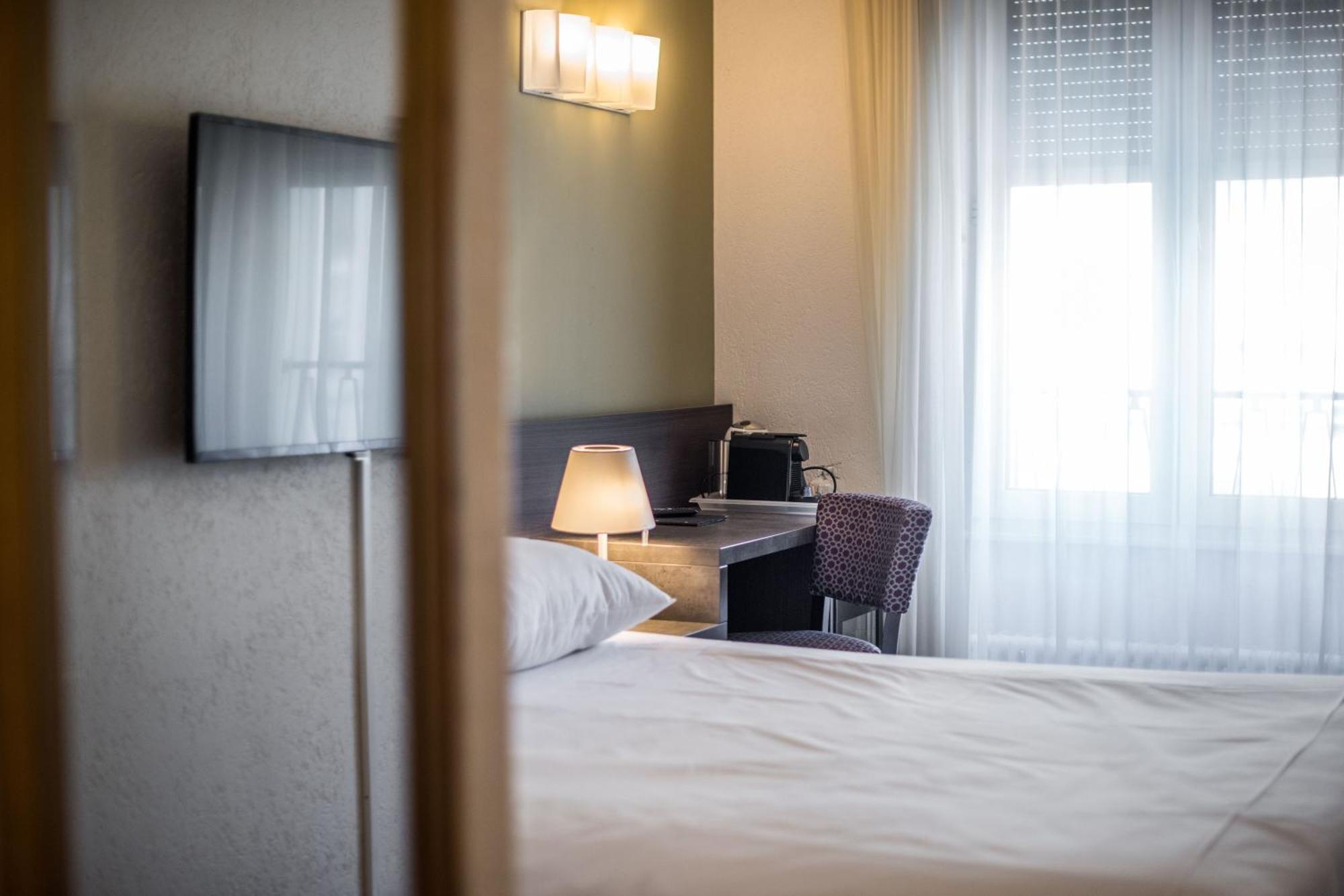 Hotel Montana Geneve Rum bild